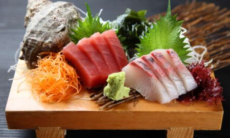 How do you know if fish is safe for sashimi?